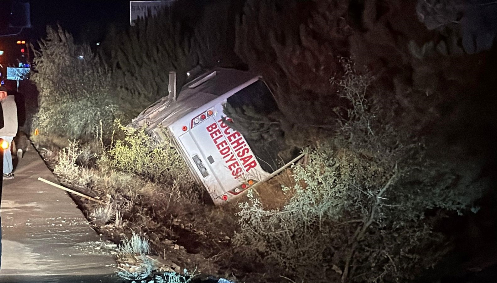 afyonkarahisarda midibus devrildi 12 yarali OR8ANGMi