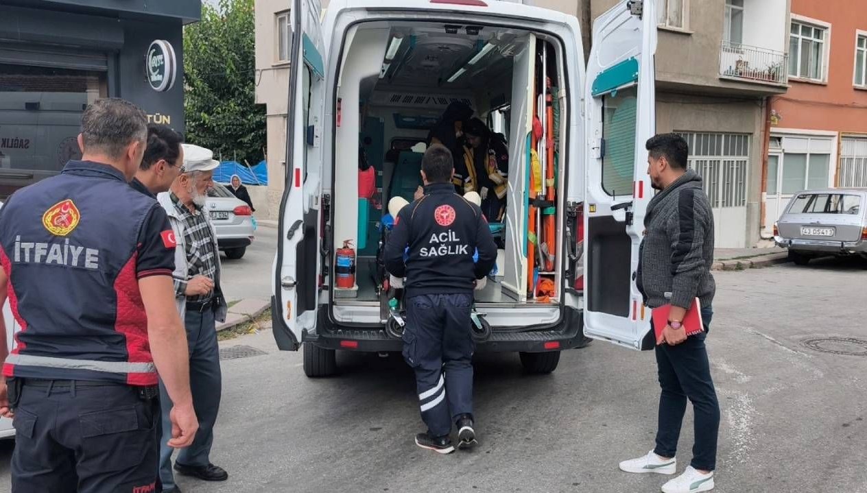 evinde dusup yaralanan yasli adami ekipler kurtardi 7cIbXIkN