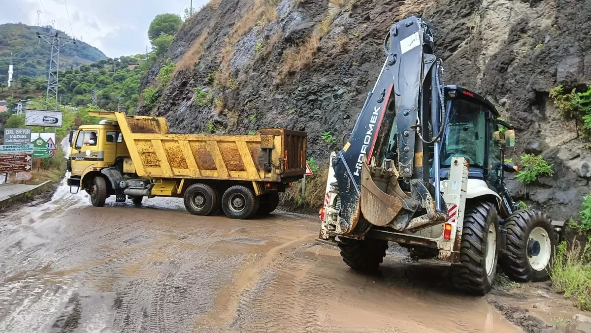 trabzonda siddetli yagis toprak kaymalarina neden oldu IAZliBbE